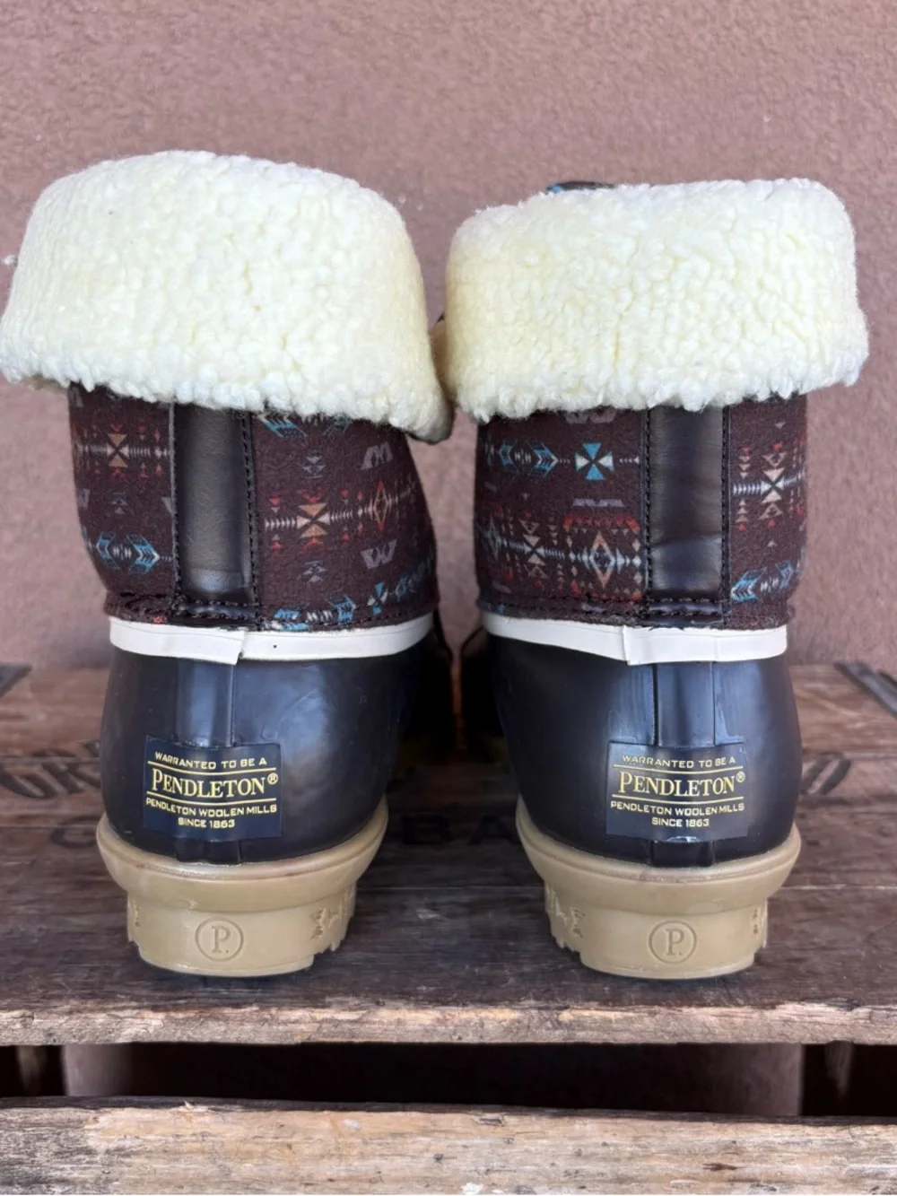 Pendleton Diamond Peak Women’s Mid Duck Boot